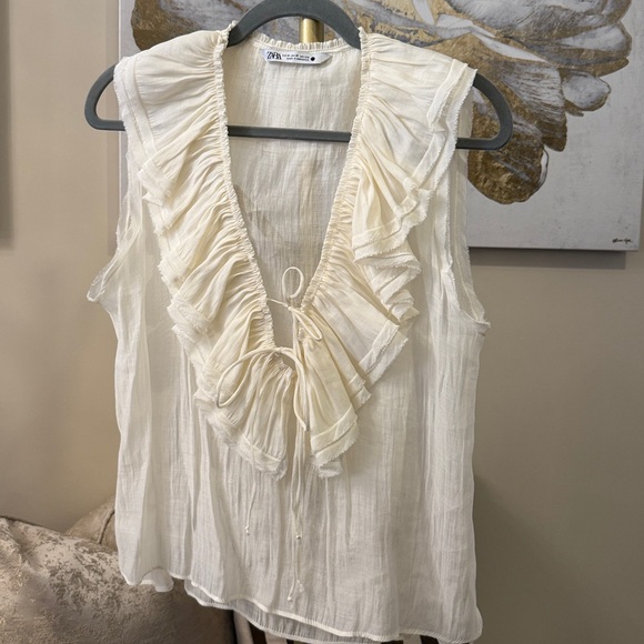 ZARA | Ruffled Blouse with a v-neck tie closure Elegant Cream Ruffled Top sheer - Picture 5 of 9